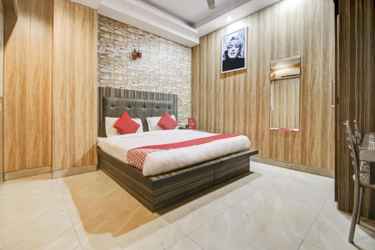 Oyo Flagship 737 Paschim Vihar Hotel Delhi Kültér fotó